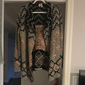 Patterned Gray and Black Sweater